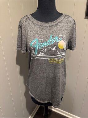 Fender gray burnout crewneck short sleeve tee. Small.